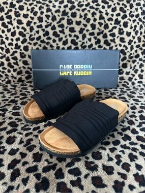 Cape Robbin Black Slip-On Ribbed Fabric Slides